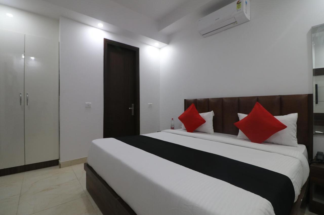 Hotel King Plaza New Delhi Exterior photo