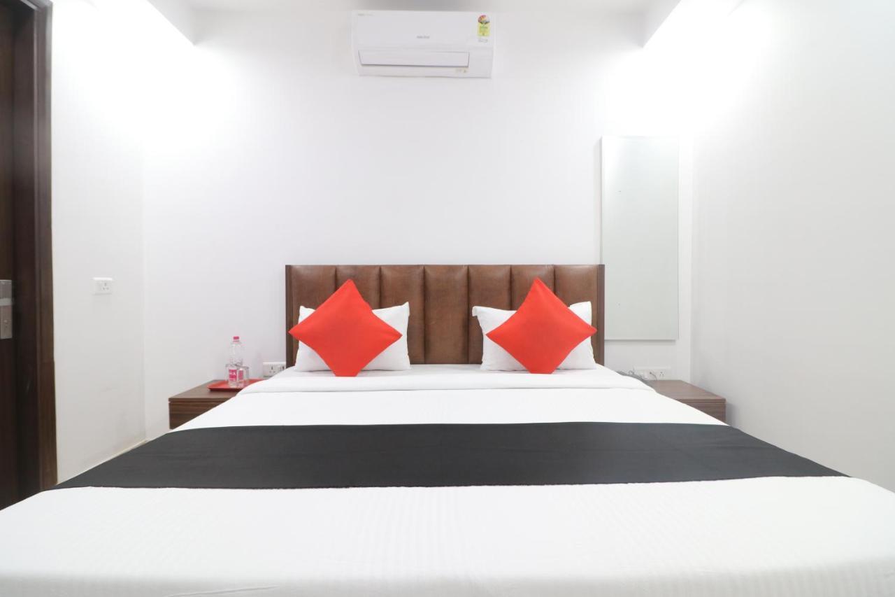 Hotel King Plaza New Delhi Exterior photo