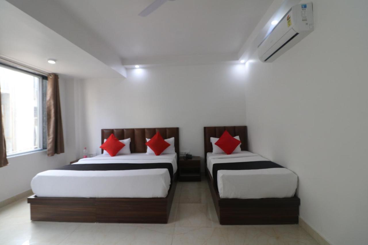 Hotel King Plaza New Delhi Exterior photo
